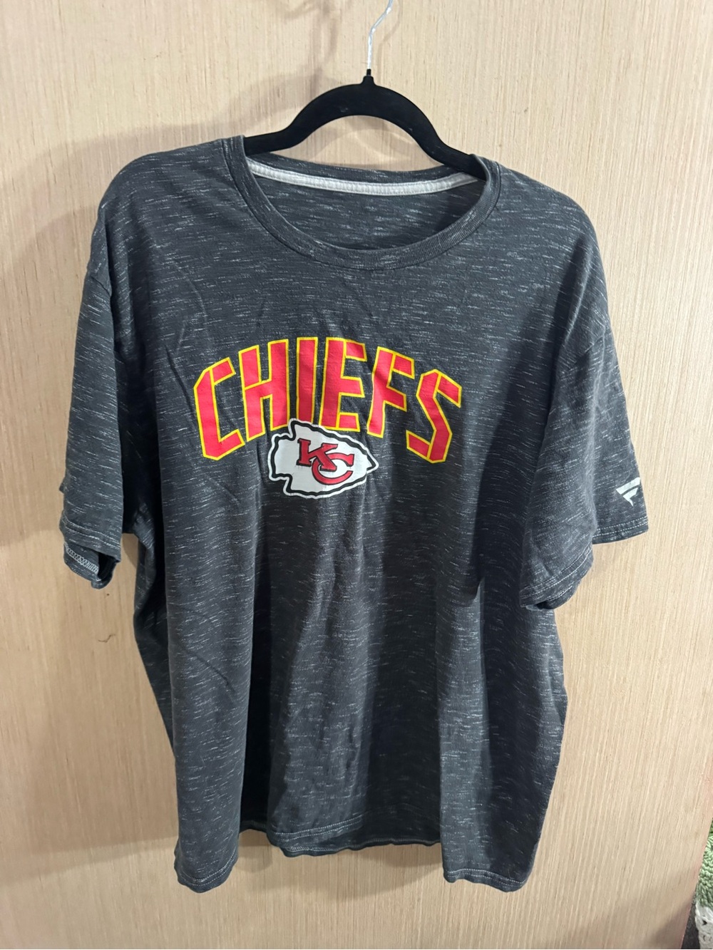 Fanatics Kansas City Chiefs Gray Graphic Tee - Red & Yellow Logo Size 2XL - Picture 2 of 6